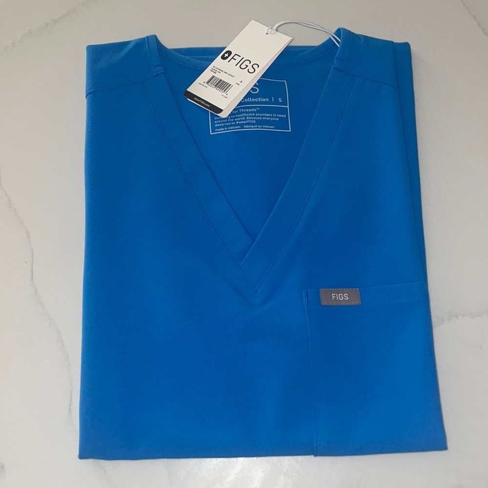 Women’s figs top
